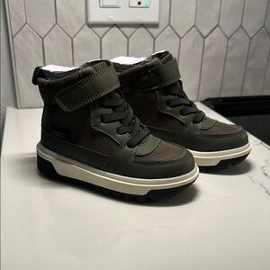 H&M Green and Black Boots with Velcro Closure